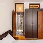 Appartamento Guesthost - Isabella 500 Meters From The Duomo! Padova
